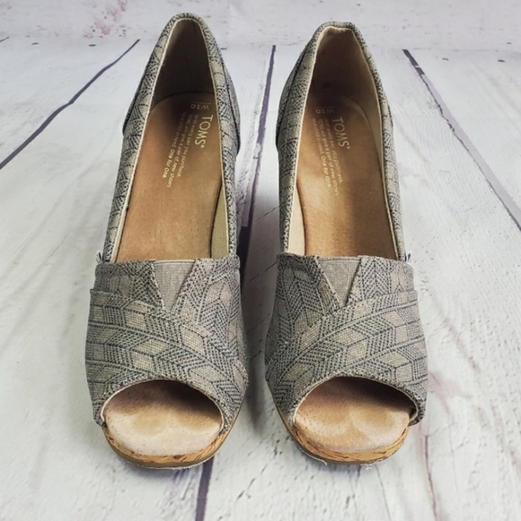 Toms Wedge Heels - Picture 2 of 4